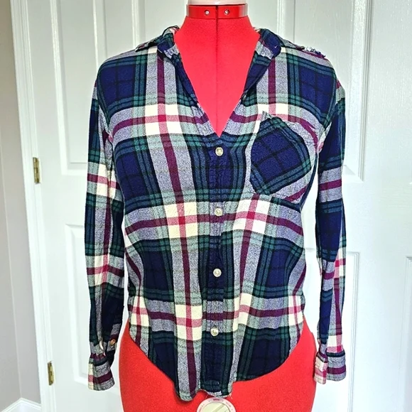 AEO Boyfriend Fit Button Down Flannel - Size SP - Picture 2 of 10